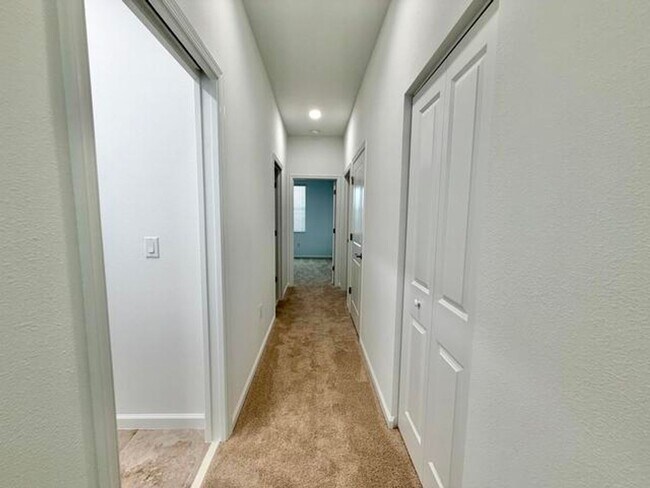 Building Photo - 4093 S Longwood Lk Sq