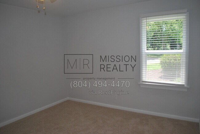 Building Photo - 8030 Willow Ave