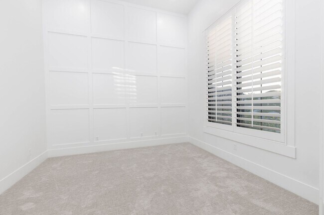 Building Photo - Gorgeous single story with RV Garage in Majestic Fields