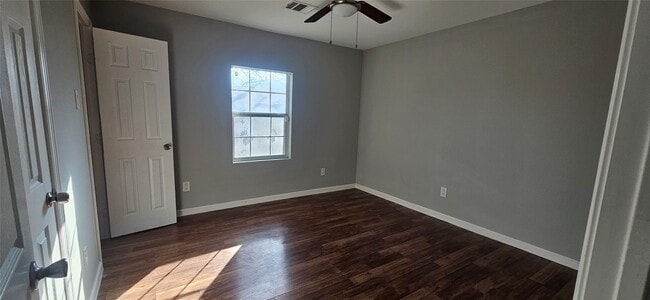 Building Photo - 2914 Staples St