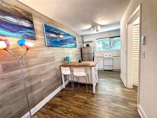 Building Photo - 3071 SW 27th Ave