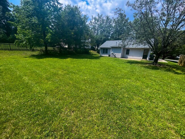 Building Photo - 3 bedroom, 2 bathroom ranch style home in Greensboro, NC