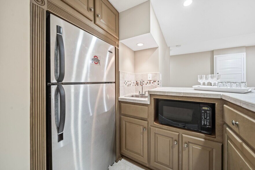 Building Photo - 4939 Stonehaven Dr