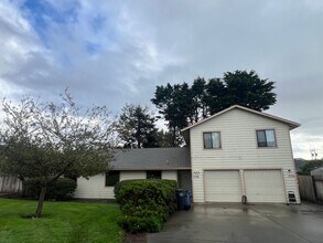 Building Photo - RSCHOOL