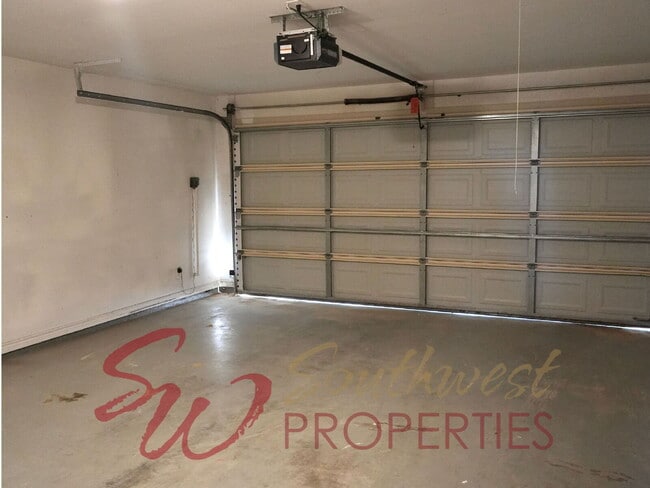 Building Photo - Charming 3 bed, 2 bath rental home with office!