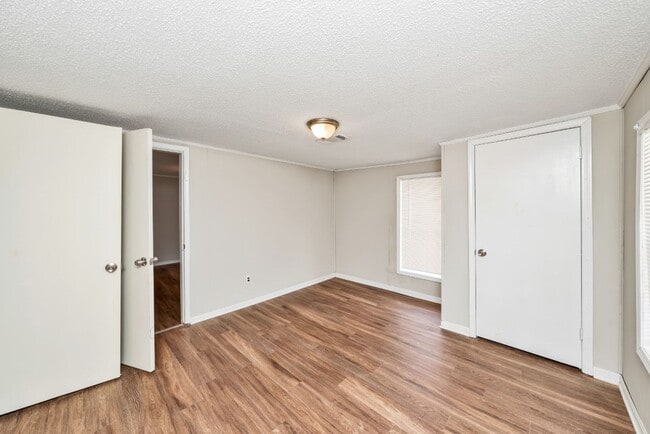 Building Photo - Renovated 3BR/2BA Tuscaloosa Gem with Luxu...