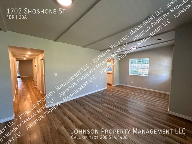 Building Photo - 1702 Shoshone St