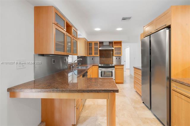 Building Photo - 564 Golden Beach Dr