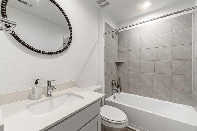 Building Photo - 246 Dusty Bridle Ln