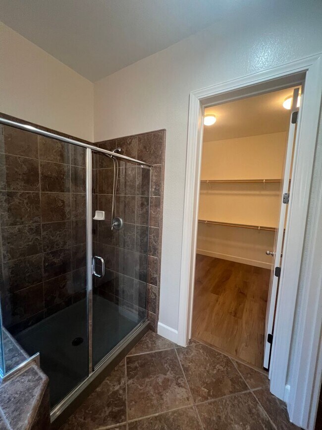 Building Photo - 721 Bluestone Cir