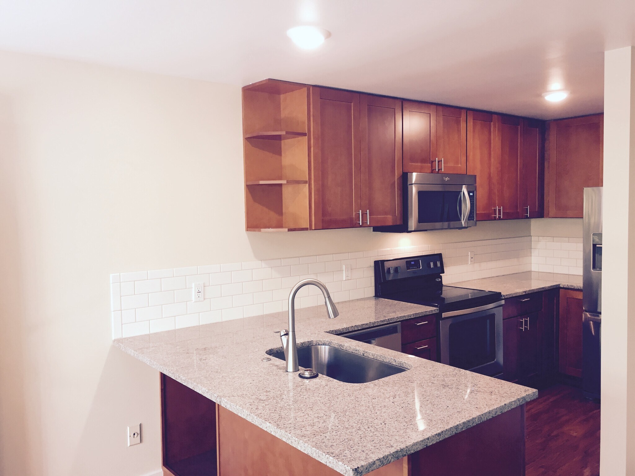 Building Photo - 7010 California Ave SW