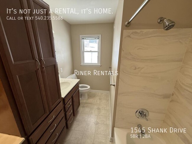 Building Photo - 1545 Shank Dr