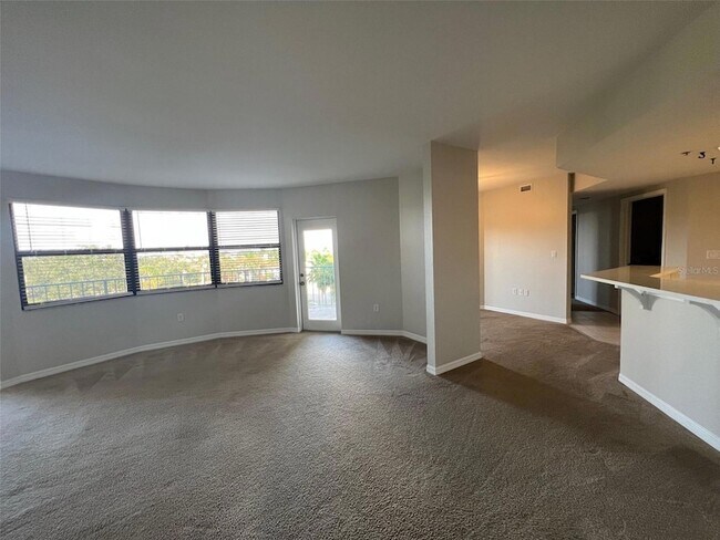 Building Photo - 670 Island Way