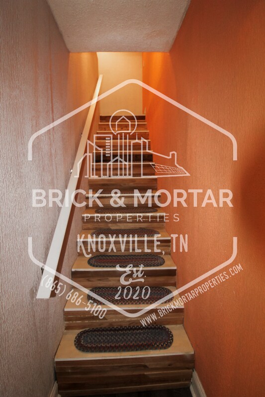 Building Photo - 427 E Caldwell Ave