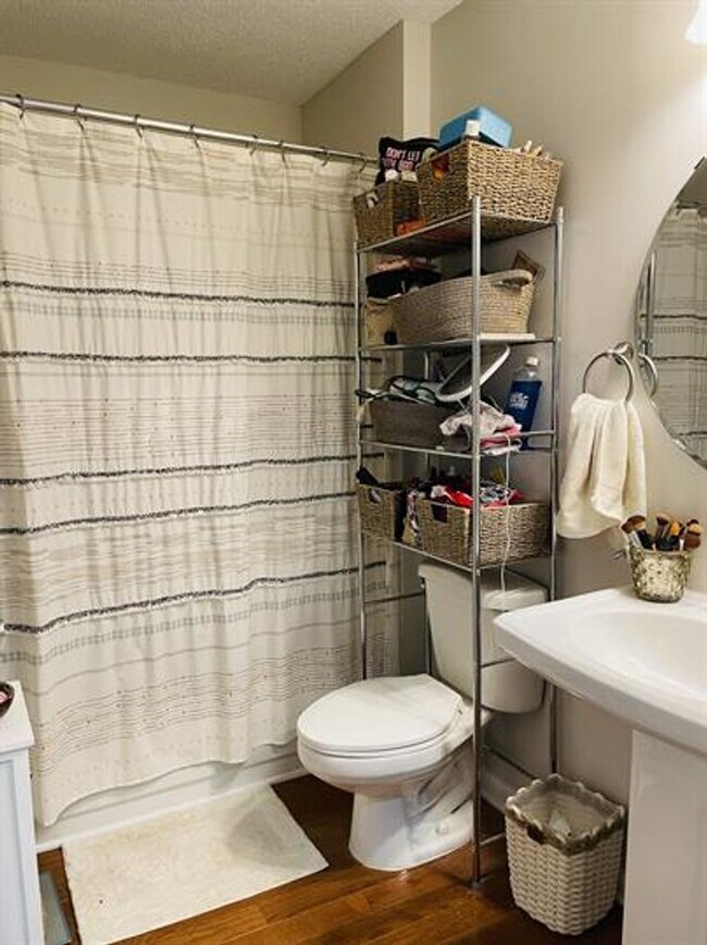 Building Photo - Charming 2BR/2BA Condo in Dilworth/South E...