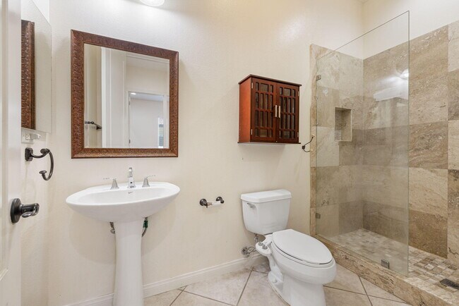 Building Photo - 145 Bellini Way