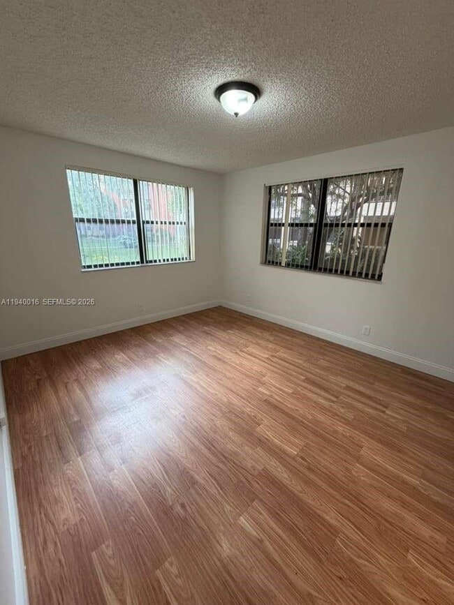 Building Photo - 8160 Geneva Ct