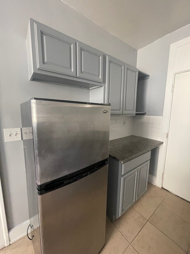 207 S Harrison St 37 - 220 S Harrison St