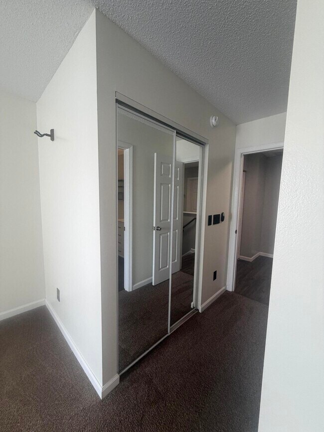 Building Photo - 1755 Polaris Dr