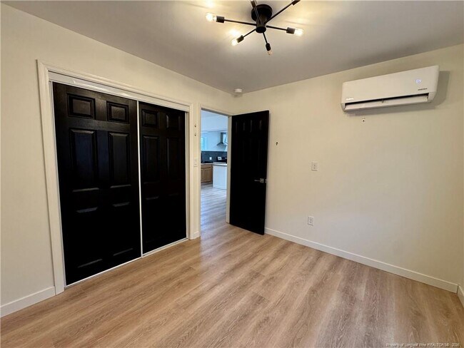 Building Photo - 313 N Moore St