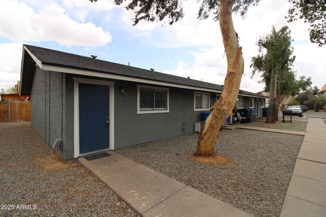 Building Photo - 3004 E Waltann Ln