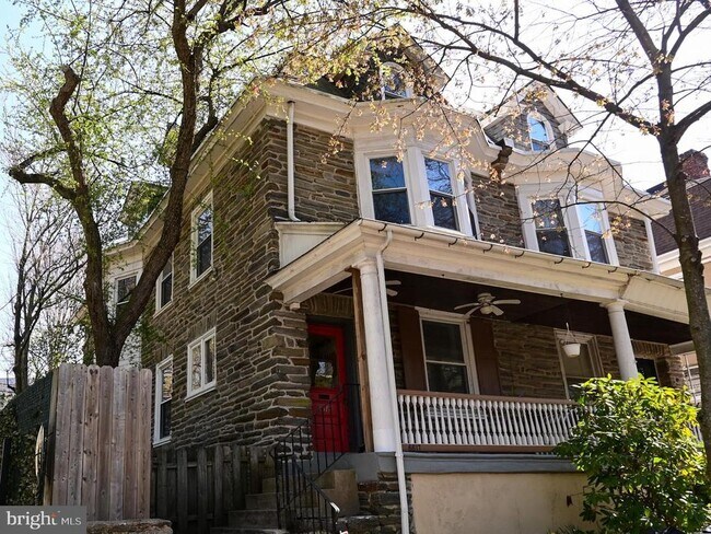 Building Photo - 6617 Quincy St