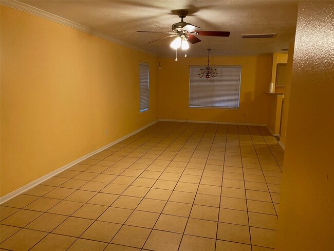 Building Photo - 9311 Eaglewood Spring Dr