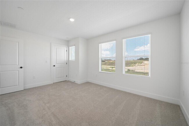 Building Photo - 15219 Hamlin Pk Dr
