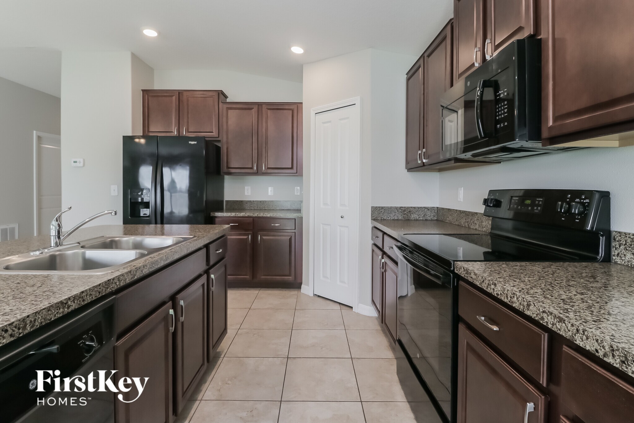 Building Photo - 10621 Standing Stone Dr