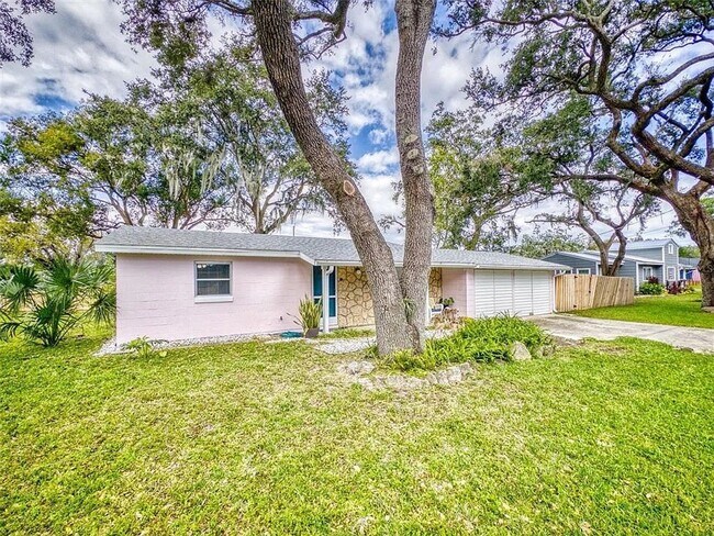 Building Photo - Charming 2-bedroom, 1-bath home