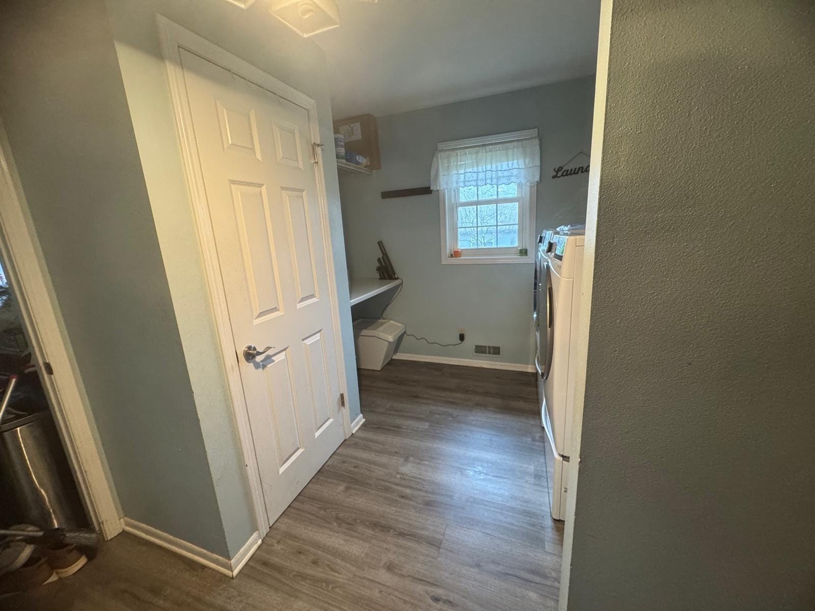 Building Photo - W174N5125 Mulberry Ln