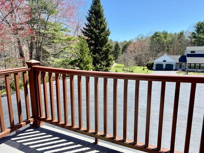 Building Photo - Meticulously Maintained 3BD/2.5BA Home in Quiet Westbrook Neighborhood!