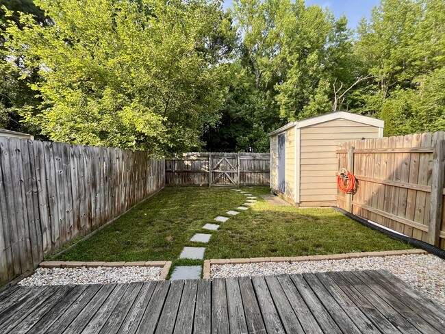 Building Photo - 9470 Tracey Lynne Cir
