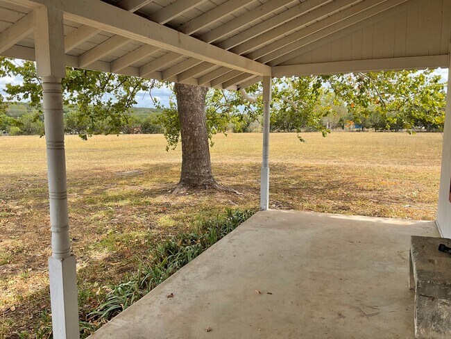 Building Photo - 10 ACRES with an AMAZING 3 Bedroom 2 Bath ...
