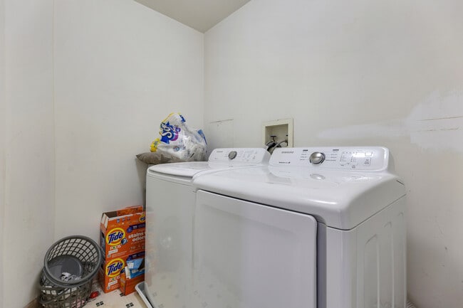 Building Photo - 3092 Serenity Ln