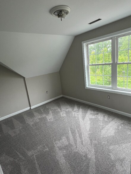 Building Photo - 10 Appaloosa Dr