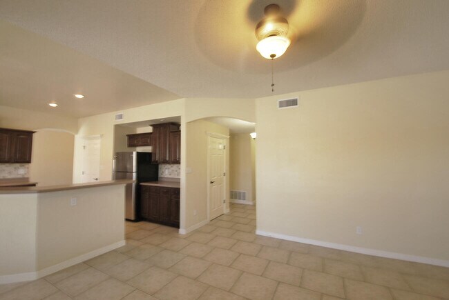 Building Photo - 5513 Ignacio Frias Dr