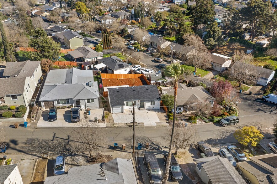 Building Photo - 8 Corte Dorado