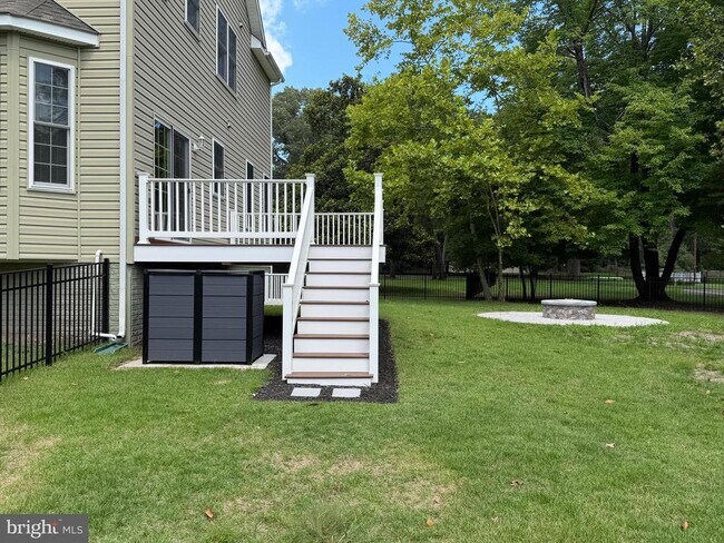 Building Photo - 609 Tebbston Dr
