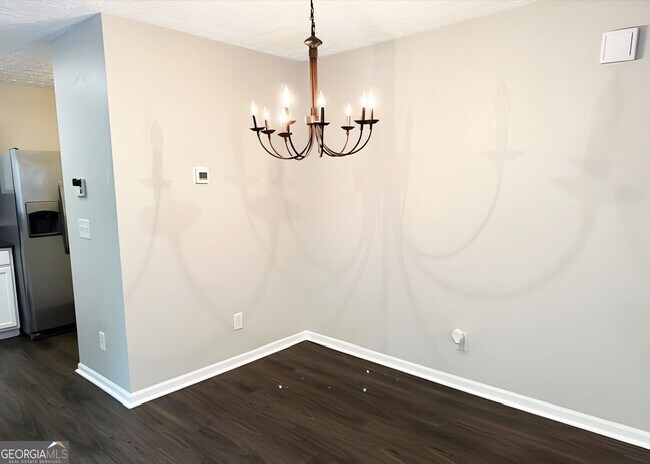 Building Photo - 220 Wild Flower Ln