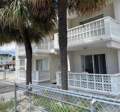 Building Photo - 2 BEDROOM 1 BATH | LITTLE HAVANA WITH PARKING