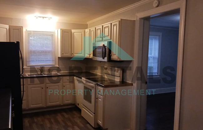 Building Photo - 4126 Kivett Dr