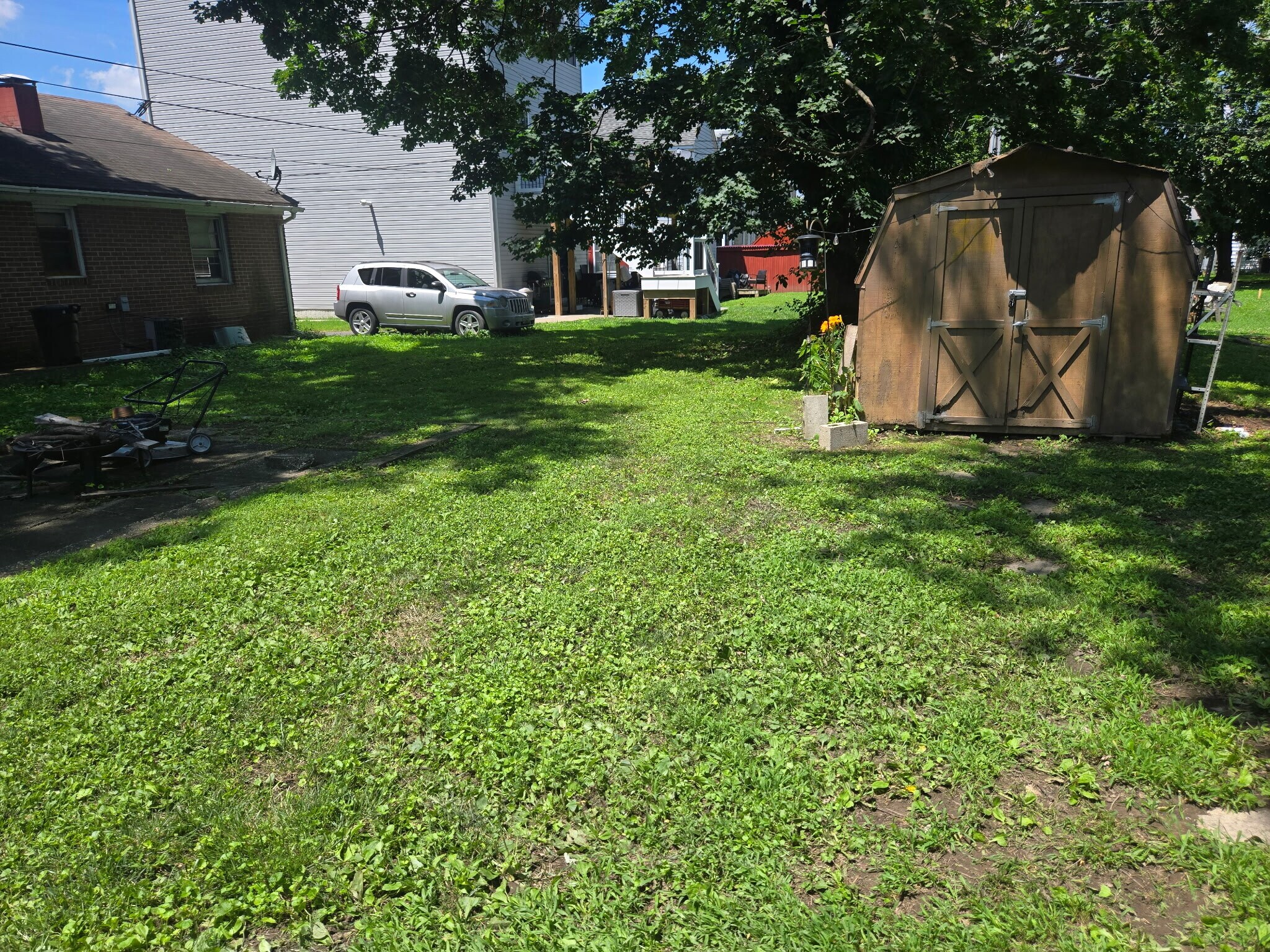 Building Photo - 563 Pennington Ave