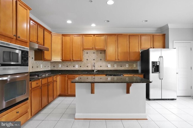 Building Photo - 8871 Purple Iris Ln