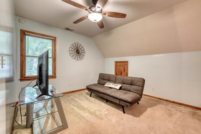 Building Photo - 3739 Pat Colwell Rd