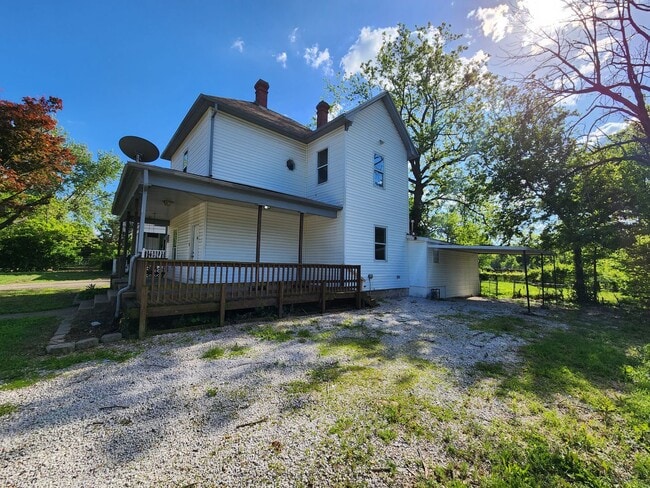 Building Photo - Spacious 3-Bedroom, 2-Bathroom Home AVAILA...