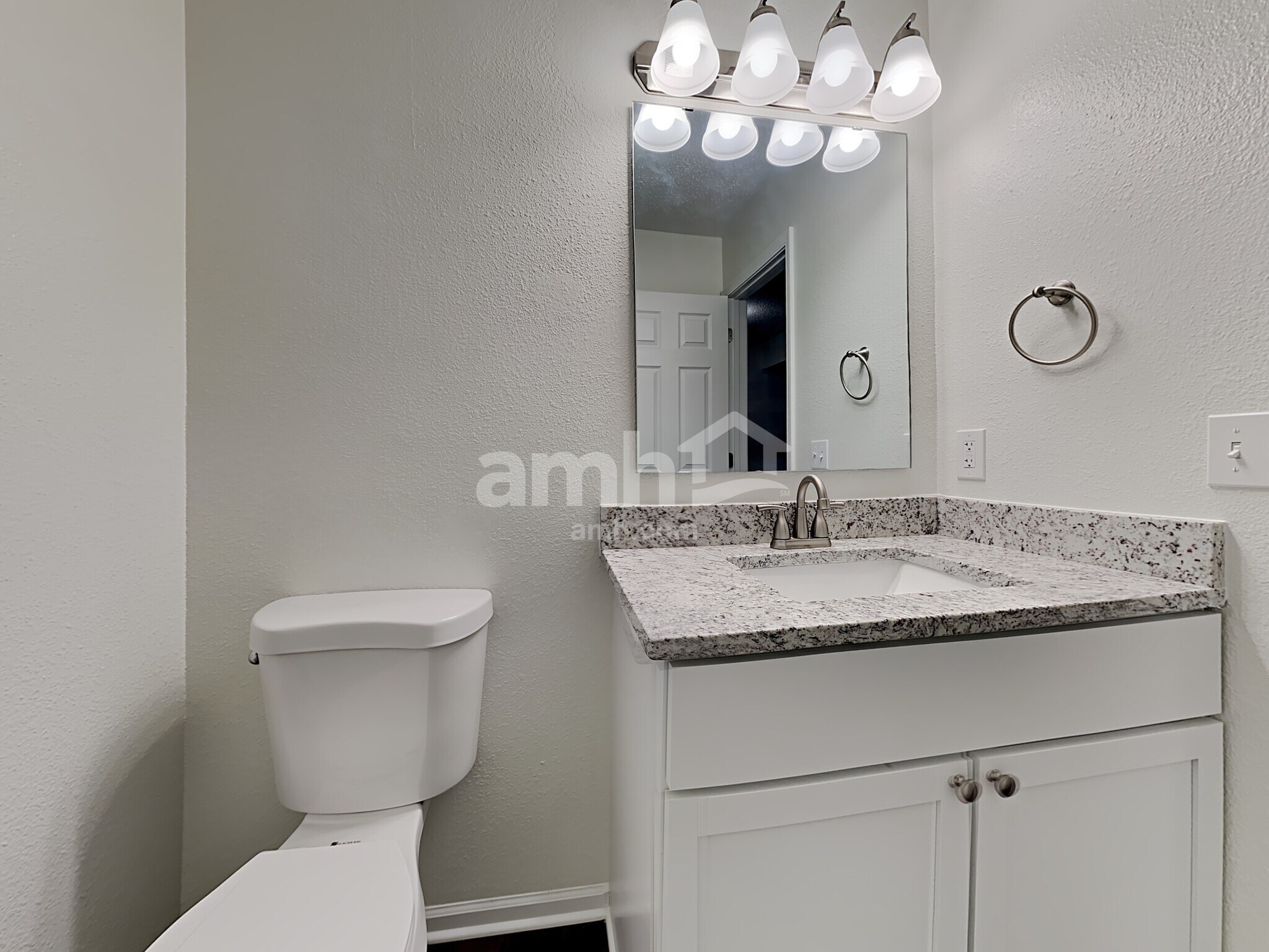 Building Photo - 15532 Outside Trail