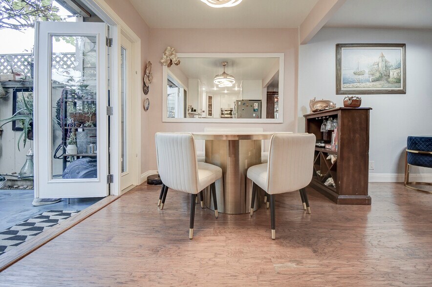 Building Photo - 11 Seamist Ct