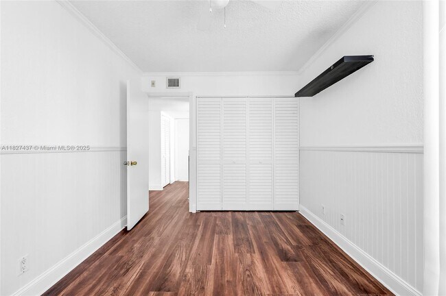 Building Photo - 2821 SW 87th Ave