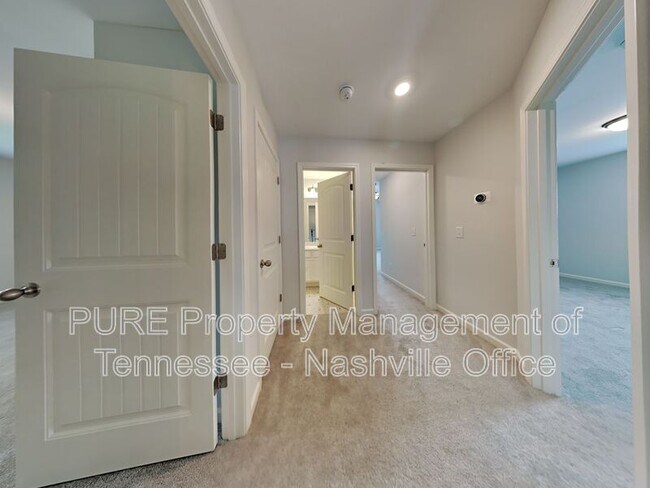 Building Photo - 400 Zeffer Ct